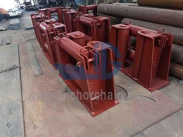 CB 3062-79 Čtyřválcová Fairlead Typ BB