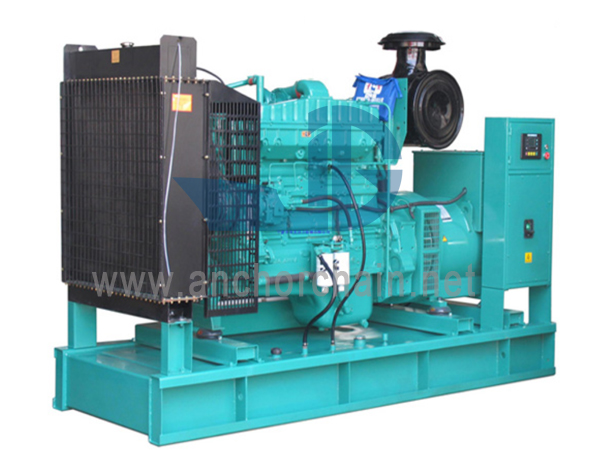 Námořní 700kW Cummins Diesel Motor Generator Set