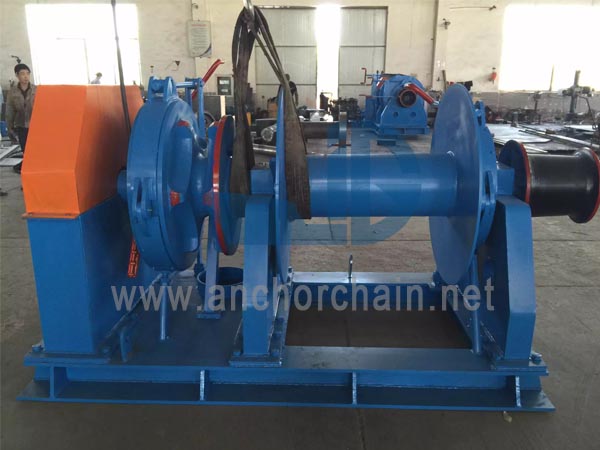Hydraulický kombinovaný vrátkový naviják jednoho typu